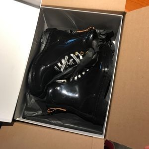 See by Chloë black rain boots with logo print laces, Women’s size 8